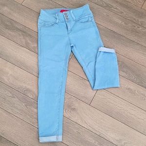 Butt Lifting Cropped Jeans